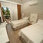 Twins Hotel 2*