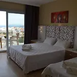 Twins Çeşme