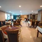 Twins Hotel Çeşme